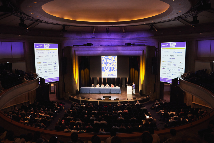 Amphi Palais des Congrès Versailles ECM33